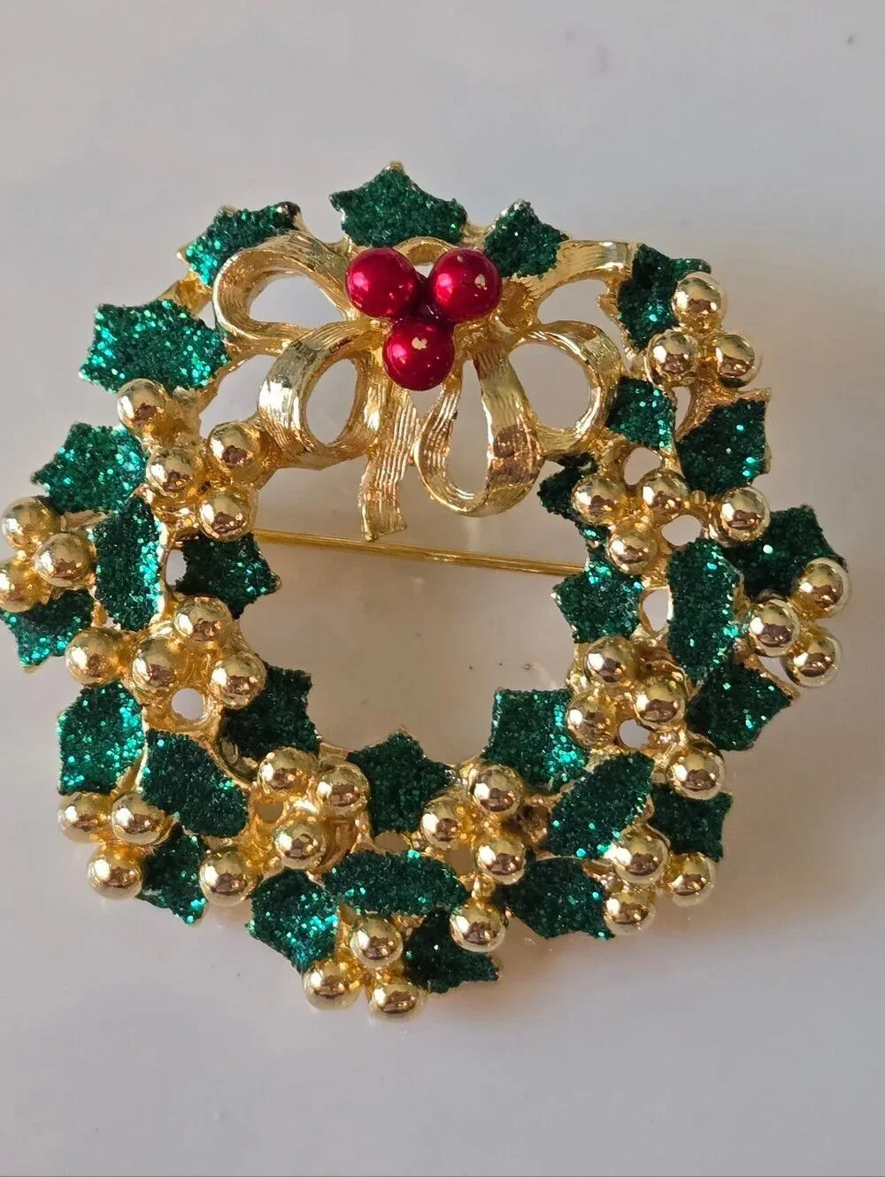 Holiday Wreath Brooch with Green Glitter Leaves and Red Berries